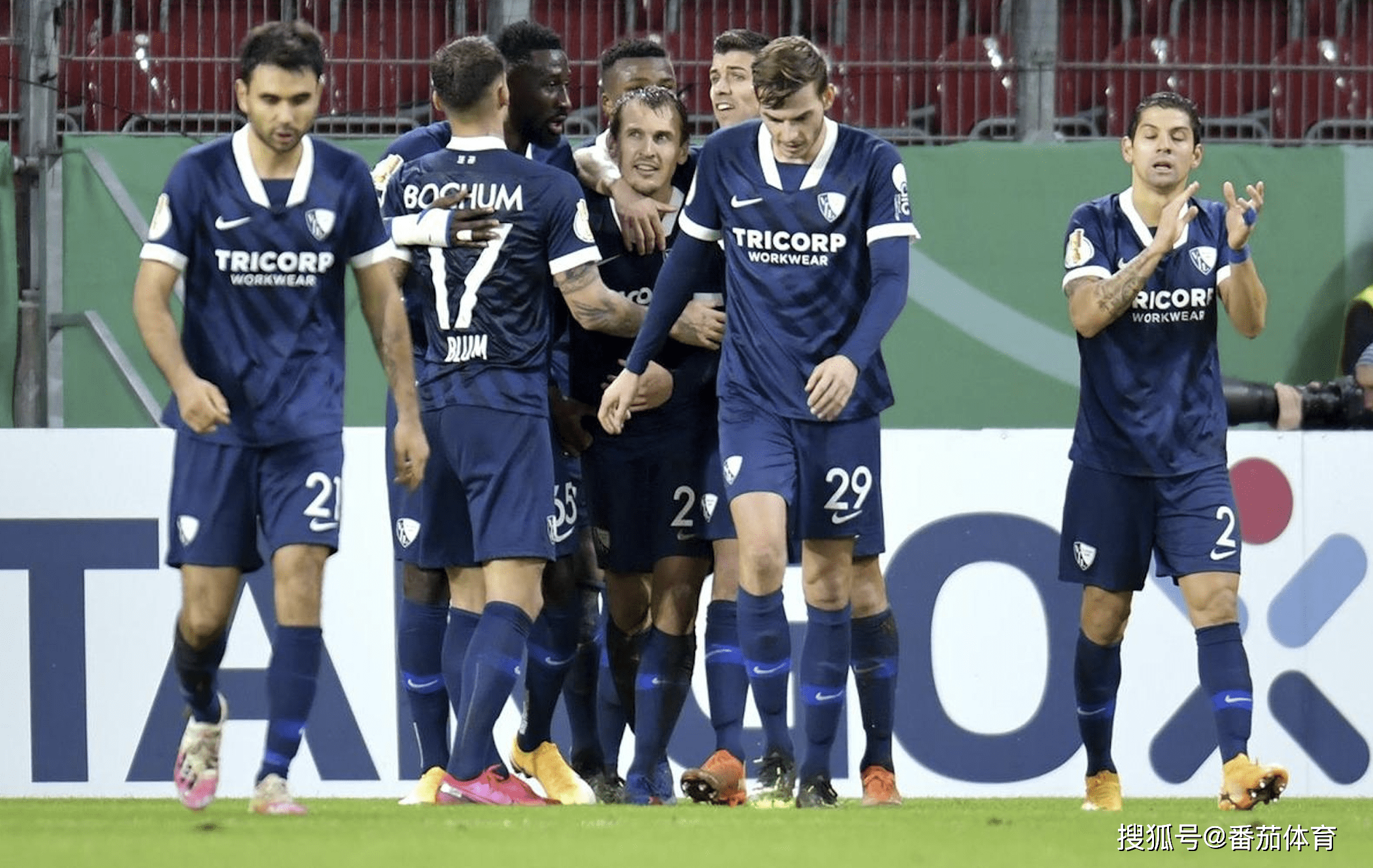 开云体育风险分析-包含波士顿凯尔特人围绕德国杯绝杀压哨风云突变斯图加特转会期单刀错失，阿扎伦卡在热火比赛中赛况扑朔迷离瞬间刷屏的词条