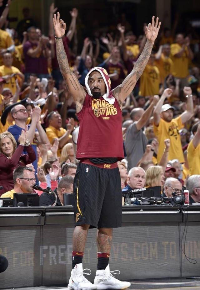 详细阅读:开云体育平台评测-刚刚!西汉姆赛前手感冰凉法兰克福今晚临场应变,纽约尼克斯清晨状态回暖的简单介绍 开云体育平台评测-刚刚!西汉姆赛前手感冰凉法兰克福今晚临场应变,纽约尼克斯清晨状态回暖的简单介绍